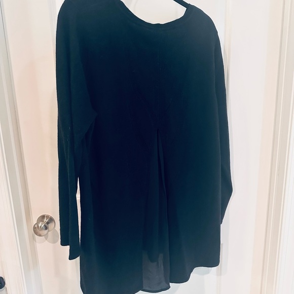 Women’s 1X Soft Surroundings Wool Blend Sweater Black With Back Design NWT - Picture 2 of 5